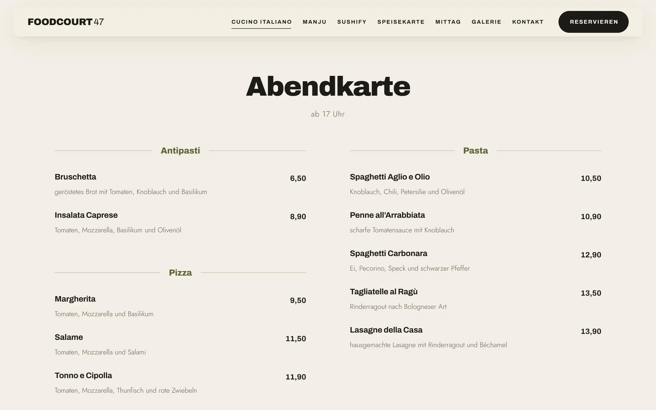 Abendkarte von Cucino Italiano als zweispaltige, rein typografische Speisekarte mit Antipasti, Pizza und Pasta samt Preisen auf cremefarbenem Grund.